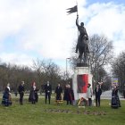 Homenaje a Diego Porcelos, fundador de la ciudad de Burgos, con la lectura de un texto histórico y la colocación de una corona de laurel