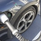 La electrolinera de Iberdrola-BP pulse y Porsche en La Abadesa ya está en servicio.