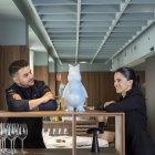 Ricardo Temiño, a los fogones, y Cristina Lázaro, en sala, son el alma de La Fábrica, el restaurante burgalés que festeja sus diez años de vida.