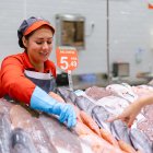 Una trabajadora de Alcampo