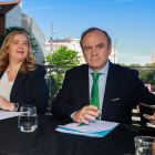 Cristina Ayala (PP) y Fernando Martínez-Acitores (Vox), alcaldesa y vicealcalde de Burgos, respectivamente.