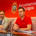 Daniel de la Rosa (derecha) y Julio César Arnáiz, en rueda de prensa.