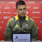 Lisci, en su comparecencia en la previa del CD Mirandés vs SD Huesca.