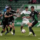 Pobre imagen la del Burgos CF en su visita al estadio Martínez Valero de Eche.