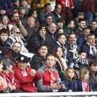 Blanquinegros y esportinguistas convivieron en armomía en las grada de El Plantío.