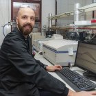 El doctor en Química Avanzada Saúl Vallejos lidera el Grupo de investigación de Polímeros de la UBU