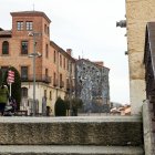 El Palacio de Castilfalé es la sede del archivo histórico municipal y está ubicado en la calle Fernán González de Burgos.