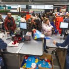 Imagen de una de las cajas una hora después de la apertura de ALDI en Burgos.