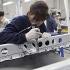 Empleados en e centro de trabajo de Aciturri Aerostructures en Miranda de Ebro (Ayuelas).