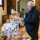 El mercadillo permanecerá en San Pedro de Cardeña hasta el 22 de diciembre y desde el 19 hasta esa misma fecha se replicará también en la parroquia de la Anunciación de la capital.