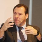 El ministro de Transportes y Movilidad Sostenible, Óscar Puente, participa en el Club de Prensa de El Mundo de Castilla y León.
