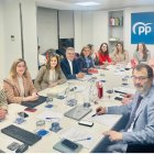 La vicesecretaria de Sanidad y Educación del PP, Ester Muñoz, se ha reunido con secretarios generales, viceconsejeros y directores generales de Educación de las comunidades gobernadas por el PP.