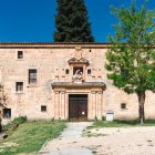 Acceso al Monasterio de San Pedro de Arlanza que desde 2026 albergará la Casa del Parque Natural Sabinares del Arlanza-La Yecla.