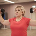 Levantar pesas como Pilar Rubio podría aliviar la inflamación linfática en supervivientes de cáncer de mama.