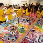 Jóvenes participan en una de las ediciones de la First Lego League.