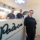 Camila junto a parte del equipo de Padoca.
