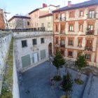 Vista del edificio municipal que albergó el restaurante Asador de Aranda y donde el PP quiere desarrollar un centro dedicado a la gastronomía y el vino.
