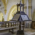 El coro y el fascistol de la iglesia de San ta Eugenia de Villegas, objetivos a restaurar en esta campaña.