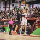 Imagen del partido entre el Grupo Alega Cantabria y el Silbö San Pablo Burgos.