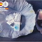 Droga intervenida al detenido.