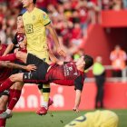 El Mirandés empata sin goles y se complica su camino hacia el ascenso directo.


,