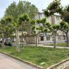 Edificios en Santa Catalina, donde los vecinos denuncian el aumento de casas ocupadas y piden medidas urgentes.