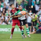 Un gran Mirandés empata en Santander con el Racing tras un partido de infarto en la ida del playoff.