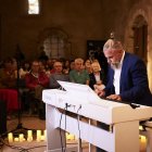 La programación del II GEOFestival de Artes Escénicas del Geoparque Las Loras se presentó en Albacastro con la actuación del pianista Nâch Víking