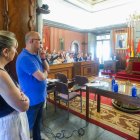 Hosteleros acudieron al pleno municipal de junio.