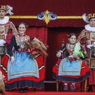Imagen de la proclamación de las reinas.