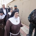 Imagen de la exabadesa de Belorado al llegar al juzgado de Briviesca.