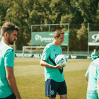 En el centro, Ramis durante la primera sesión de entrenamiento del Burgos CF.
