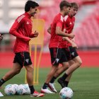 Los nuevos jugadores se ejercitaron con el equipo.