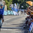 Léo Bisiaux celebra su triunfo en la llegada de Valpuesta.