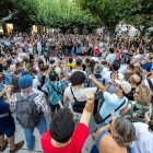 Un momento de la concentración de las familias usuarias de la Escuela Municipal de Música en El Espolón de Burgos.