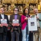 De i. a d., Félix Castro, José Matesanz, Laura Sebastián y René Jesús Payo, con el cartel del ciclo y el libro presentados.