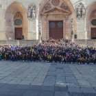 Foto de familia de los alumnos de 5º de Primaria y 1º de Secundaria de los siete centros que han participado en la cita.