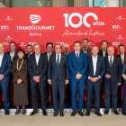 Miembros del comité ejecutivo con representantes instituciones y de organizaciones empresariales.