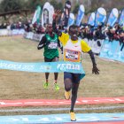 Mathew Kipsang se impuso al sprint en la carrera masculina a Kwizera, ganador el año anterior, estrenando su palmarés en Atapuerca.