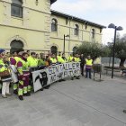 Concentración de trabajadores del taller de Remolcado de Renfe en Miranda de Ebro.