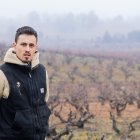 Rodrigo Martínez Martínez posa en sus viñedos