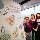 Fontecha, Rodríguez y Arce posan con el cartel del programa.