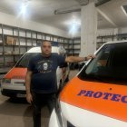 José Luis posa en la nueva sede temporal de Protección Civil