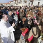 Instante de la bendición de animales en la celebración de San Antón en Las Huelgas.