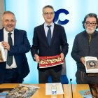 René Jesús Payo, Emilio de Domingo y José Matesanz, con las publicaciones presentadas.