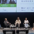 Toni García,  Elsa Punset y Ernesto Castro, durante su diálogo.
