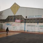 Polideportivo Mariano Gaspar, junto al Silo, que se ha clausurado unos días hasta que se pueda reparar la cubierta.