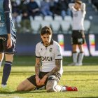 Fer Niño se lamenta sobre el césped de El Plantío.