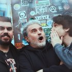 Juan Abarca (centro), junto a sus compañeros de Mamá Ladilla, Sergio Legazpi y Abel del Fresno.