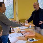 Iñaki Sicilia, ha votado este domingo en el colegio electoral de las Escuelas Viejas de Pampliega.